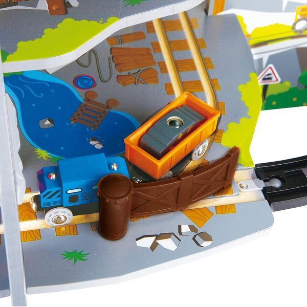 Hape Toy Railway Mină montană cu mai multe niveluri cu accesorii (E3753)