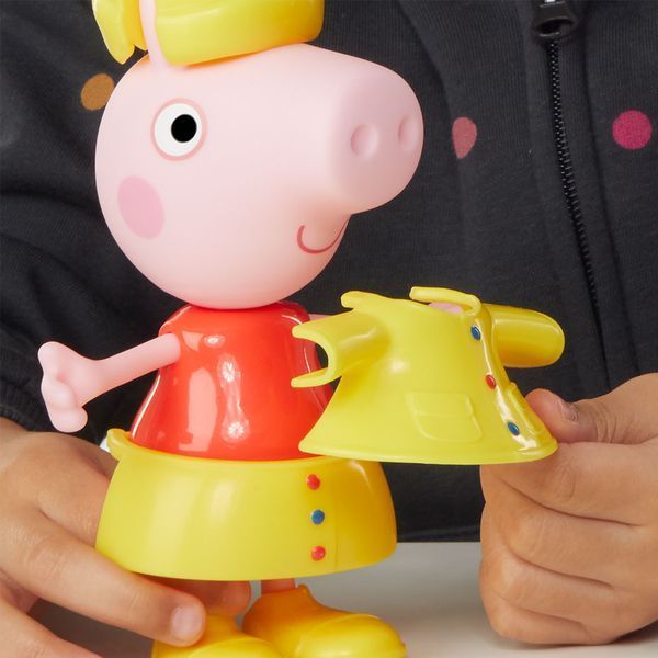 Ігровий набір PEPPA FIGURINES серії "Модна пригода" - ОДЯГНИ ПЕППУ G0331 фото