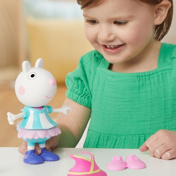Ігровий набір PEPPA FIGURINES серії "Модна пригода" - ОДЯГНИ СЮЗІ G0330 фото
