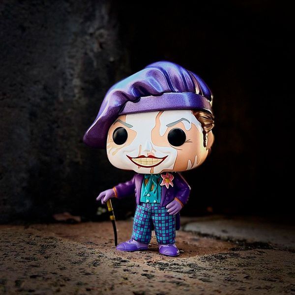 Figurină de acțiune FUNKO POP! seria &bdquo;Batman 1989&rdquo; &ndash; JOKER CU PĂLĂRIE CU GOARE 47709 fotografie